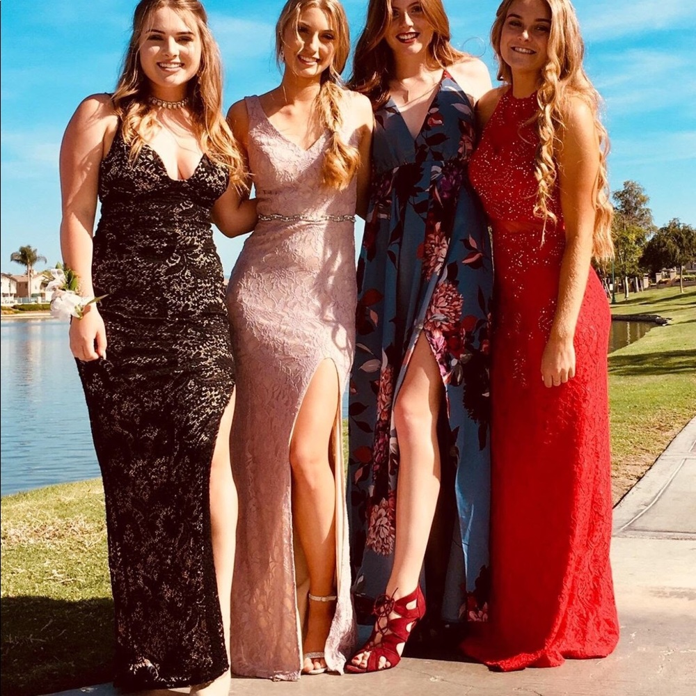 Prom✨✨✨ - Picture 4 of 5